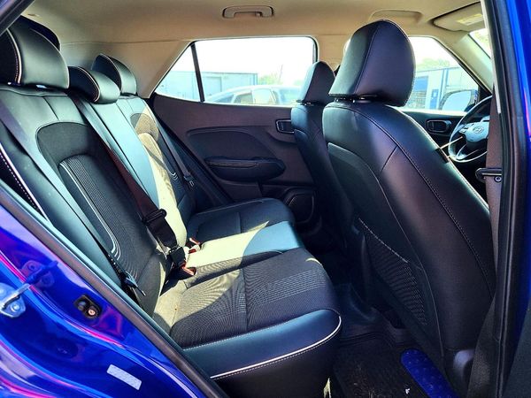 2023 HYUNDAI VENUE SEL, Limited