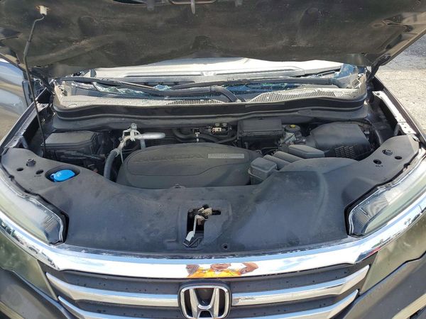 2016 HONDA PILOT EXL-N — Engine bay