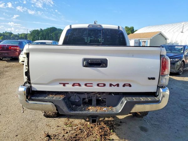 2021 TOYOTA TACOMA SR5