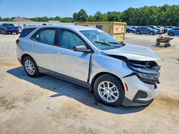 2022 CHEVROLET EQUINOX LS — Passenger 3/4