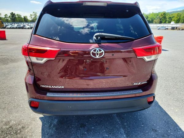2017 TOYOTA HIGHLANDER SE/XLE