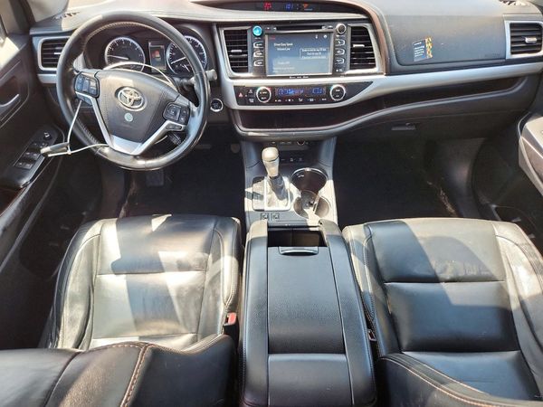 2017 TOYOTA HIGHLANDER SE/XLE