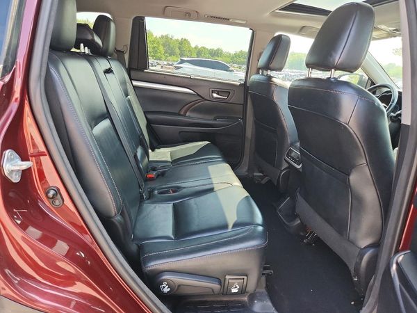 2017 TOYOTA HIGHLANDER SE/XLE