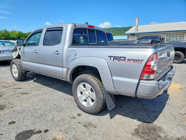 2015 TOYOTA TACOMA Delux Grade