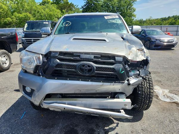 2015 TOYOTA TACOMA Delux Grade