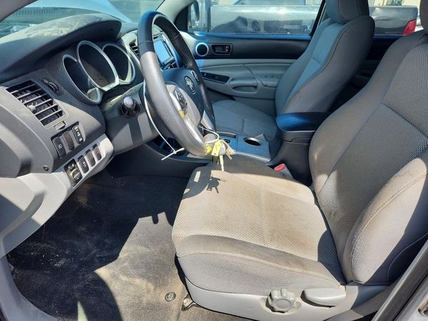 2015 TOYOTA TACOMA Delux Grade