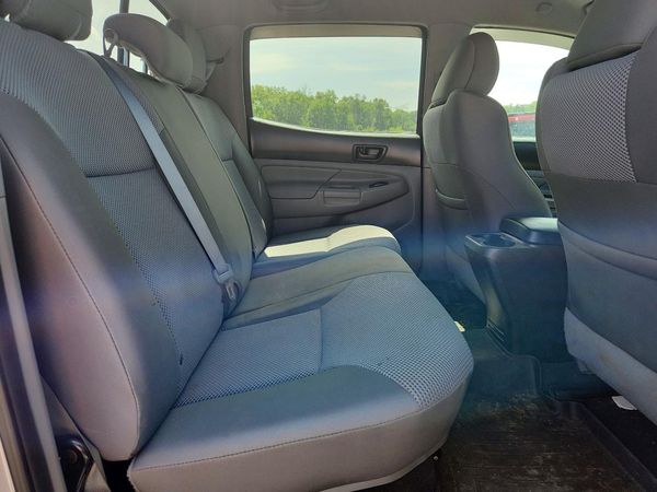 2015 TOYOTA TACOMA Delux Grade