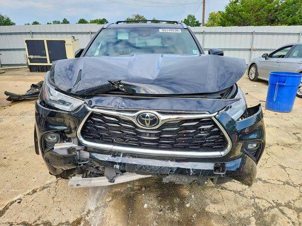 2022 TOYOTA HIGHLANDER