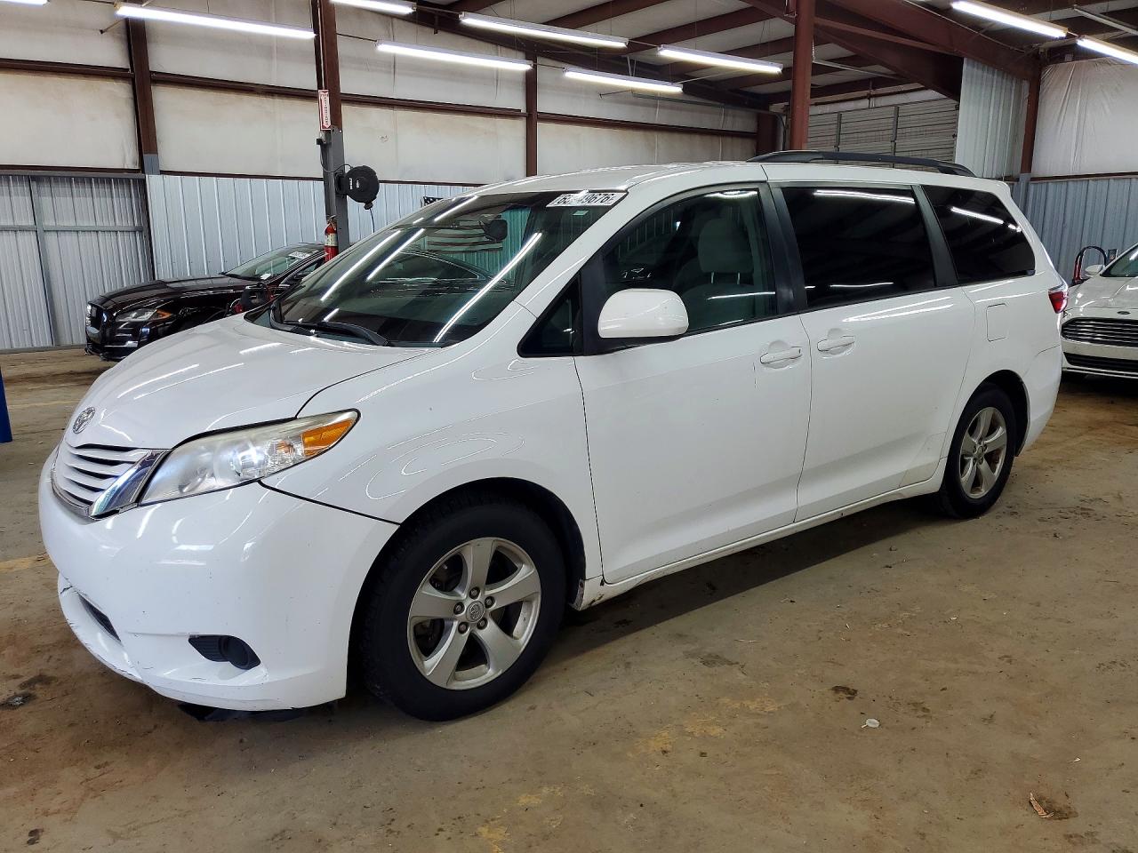 2015 TOYOTA SIENNA