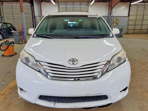 2015 TOYOTA SIENNA
