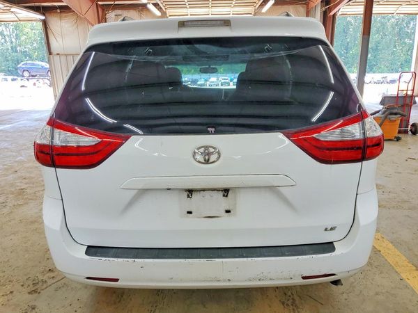 2015 TOYOTA SIENNA