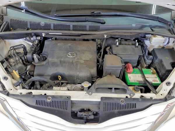2015 TOYOTA SIENNA