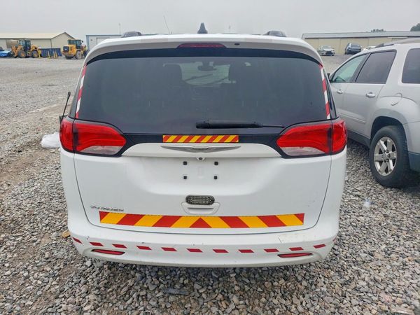 2021 CHRYSLER VOYAGER LXI