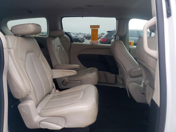 2021 CHRYSLER VOYAGER LXI