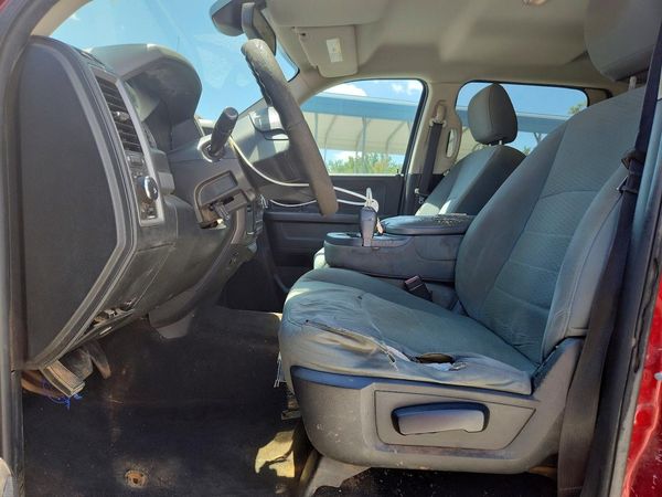 2013 RAM 1500 ST CREW CAB 4X2