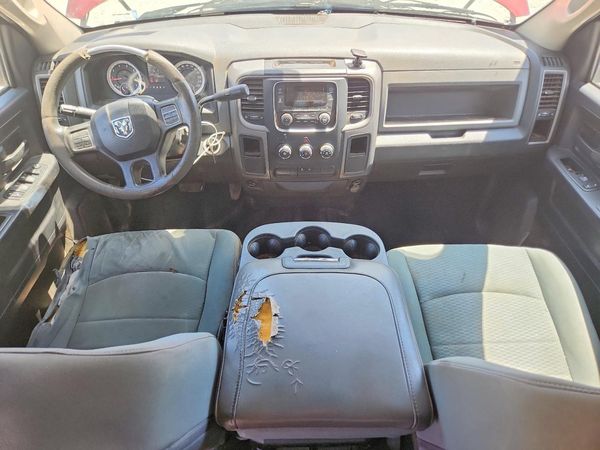 2013 RAM 1500 ST CREW CAB 4X2