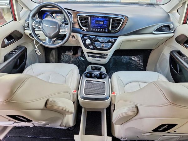 2017 CHRYSLER PACIFICA Touring L Plus