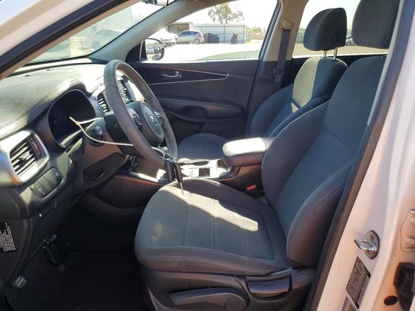 2017 KIA SORENTO L, LX