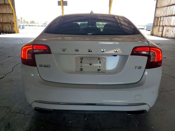 2016 VOLVO S60 SV35 Platinum