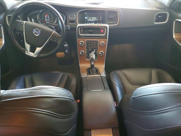 2016 VOLVO S60 SV35 Platinum