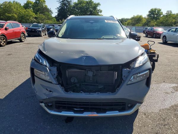2022 NISSAN ROGUE Platinum