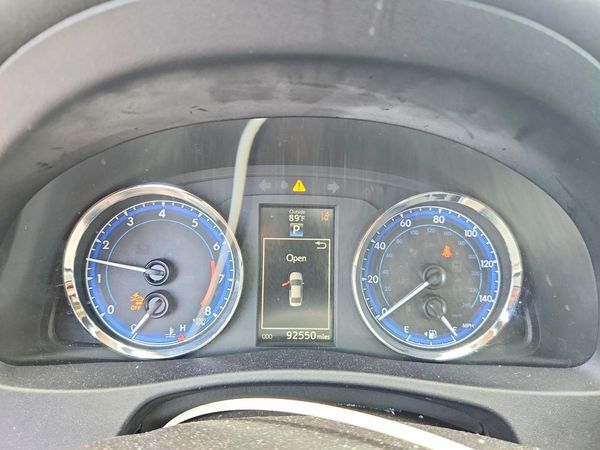 2017 TOYOTA COROLLA