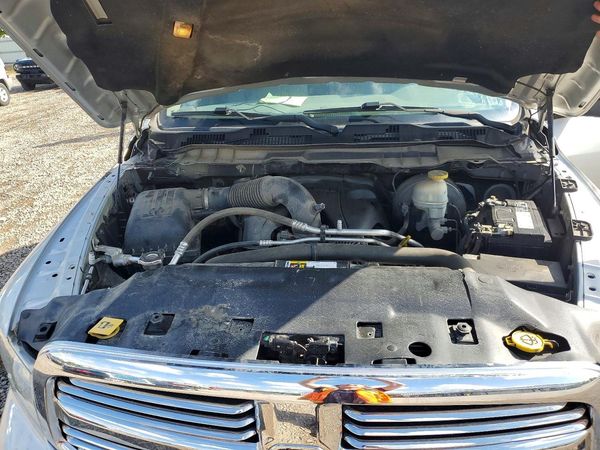 2016 RAM 1500 SLT — Engine bay