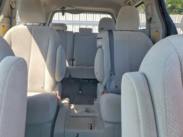 2014 TOYOTA SIENNA