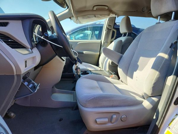 2020 TOYOTA SIENNA E grade