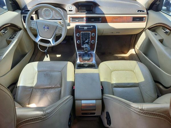2013 VOLVO XC70