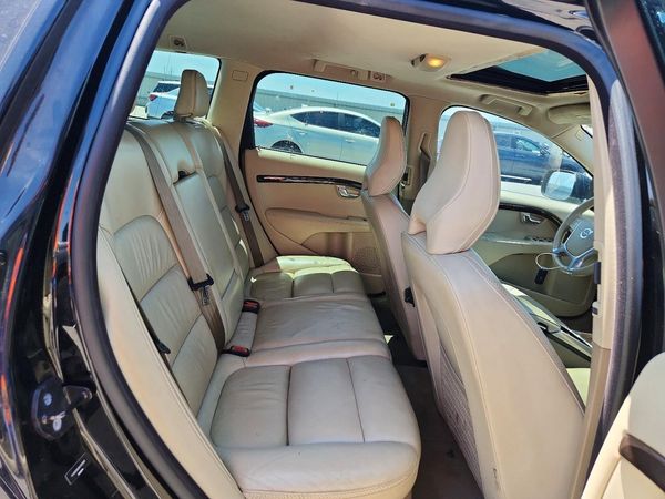 2013 VOLVO XC70