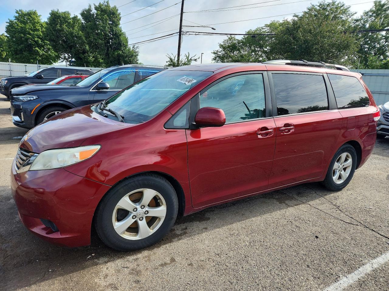 2012 TOYOTA SIENNA