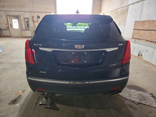 2017 CADILLAC XT5 Luxury