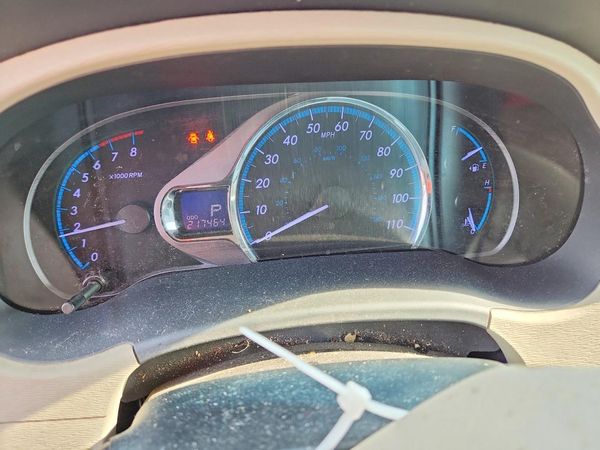 2012 TOYOTA SIENNA