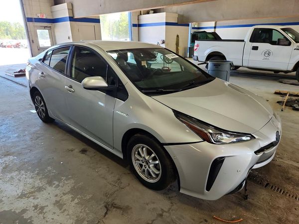 2021 TOYOTA PRIUS