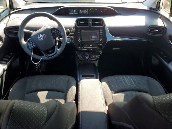 2021 TOYOTA PRIUS