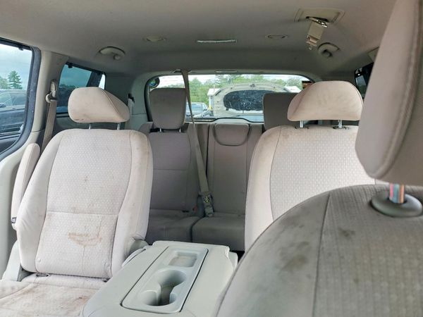 2016 KIA SEDONA LX - Middle-low