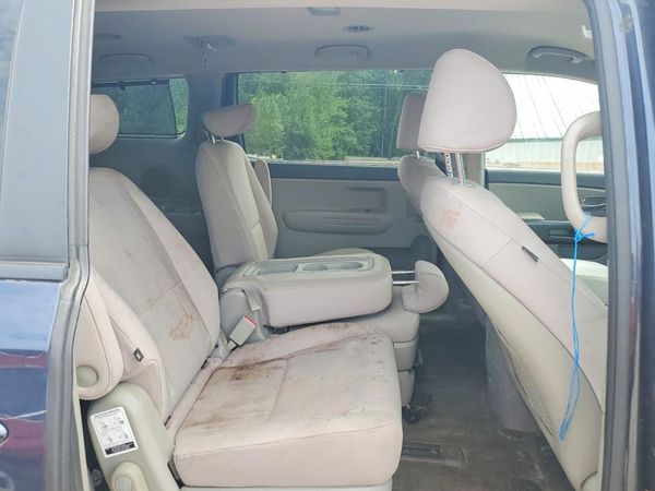 2016 KIA SEDONA LX - Middle-low
