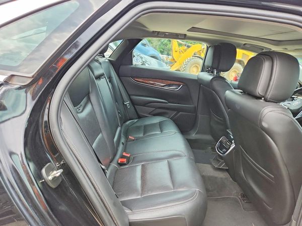 2013 CADILLAC XTS Luxury