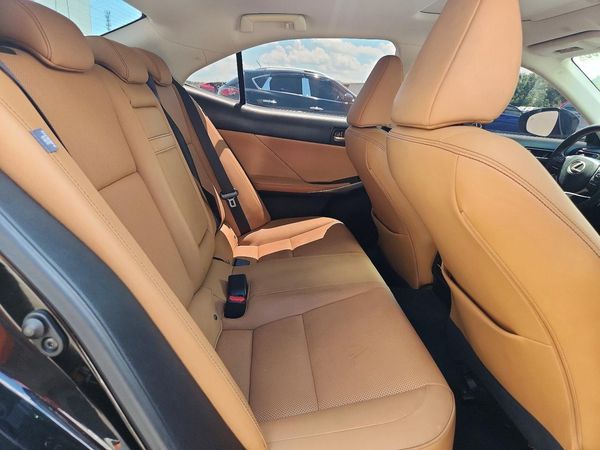 2019 LEXUS IS
