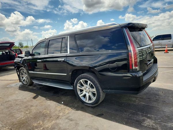 2017 CADILLAC ESCALADE ESV Luxury