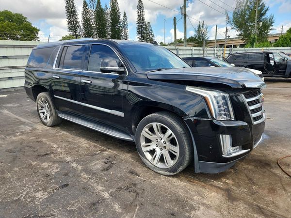 2017 CADILLAC ESCALADE ESV Luxury