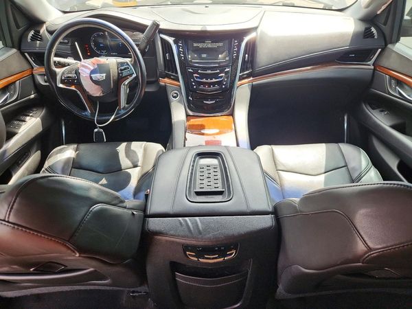 2017 CADILLAC ESCALADE ESV Luxury