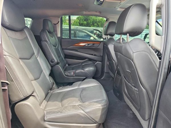 2017 CADILLAC ESCALADE ESV Luxury