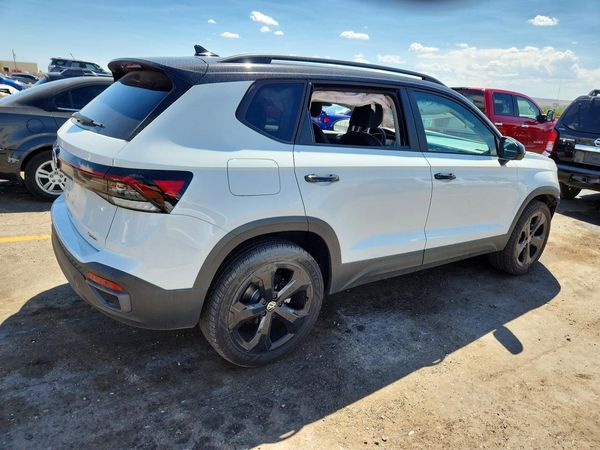 2025 VOLKSWAGEN TAOS 4Motion SE Black