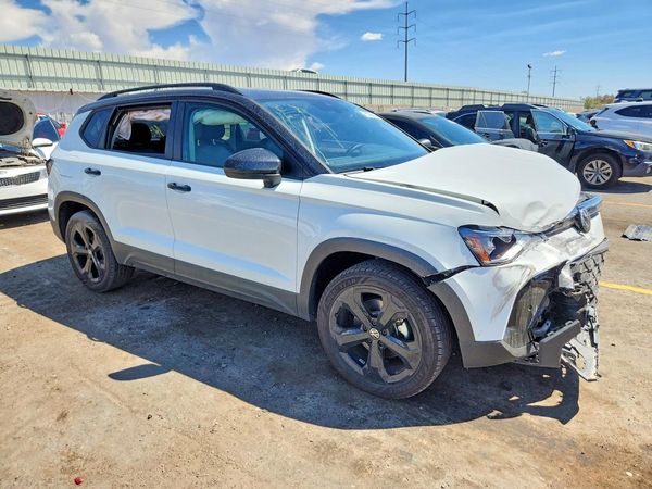 2025 VOLKSWAGEN TAOS 4Motion SE Black