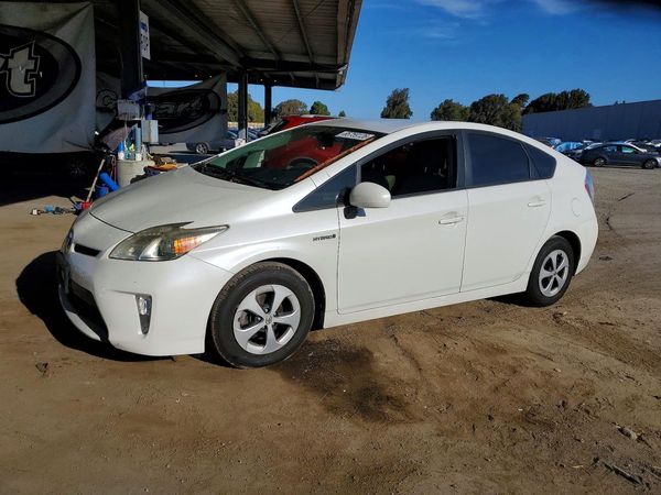 2014 TOYOTA PRIUS
