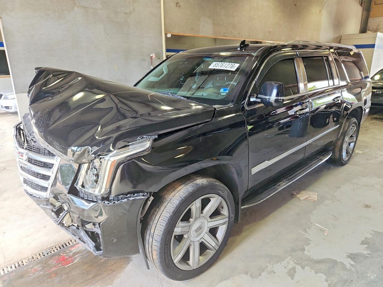 2018 CADILLAC ESCALADE ESV Luxury — Front 3/4