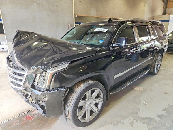 2018 CADILLAC ESCALADE ESV Luxury — Front 3/4