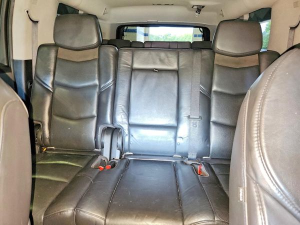 2018 CADILLAC ESCALADE ESV Luxury — SUVN